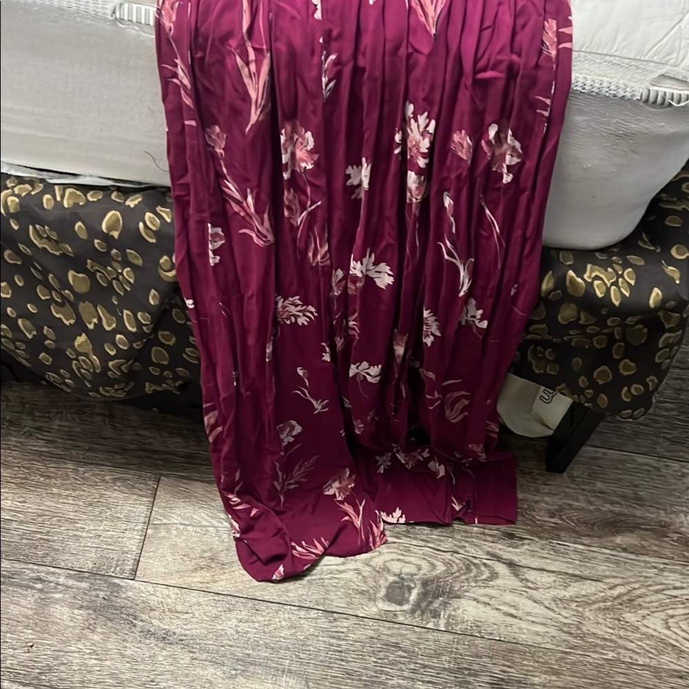 Floral V-Neck Dress - Picture 2 of 5